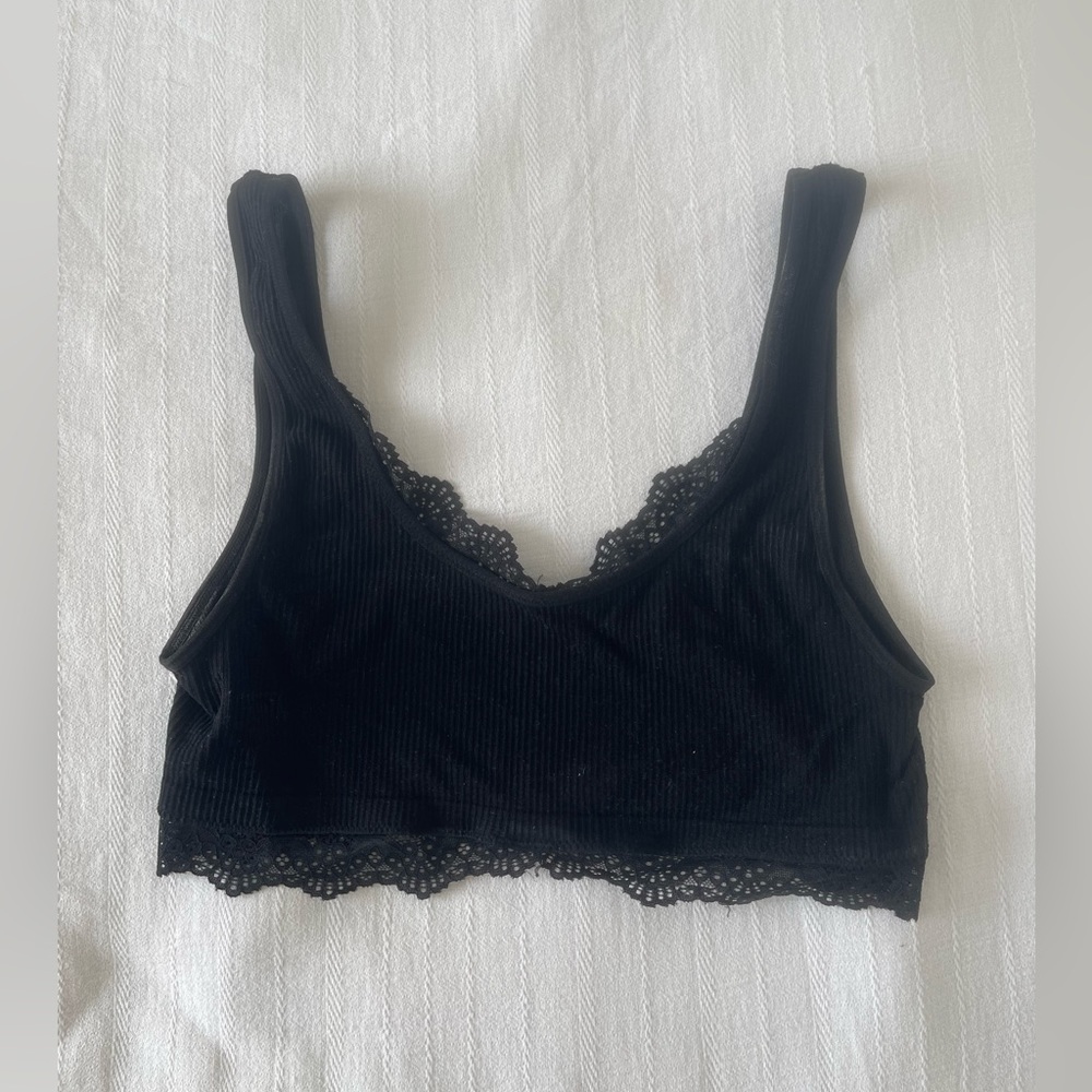 Black ribbed bralette/top with lace detailing